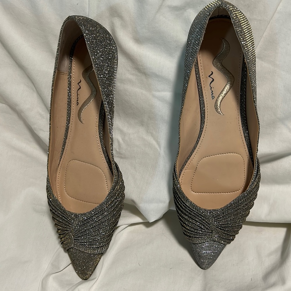 Twinkling gold silver elegant flats by Nina 9M